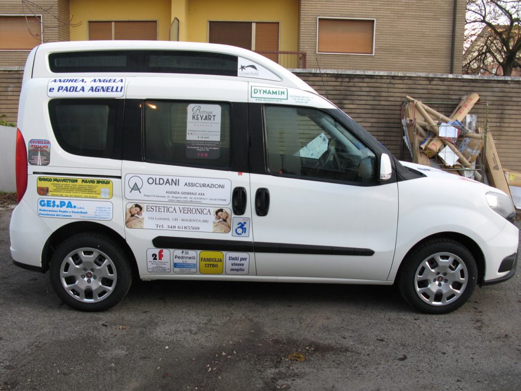 doblo-magenta-fianco-dx